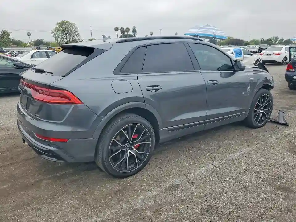 WA1FVAF16MD029884 2021 AUDI Q8-2