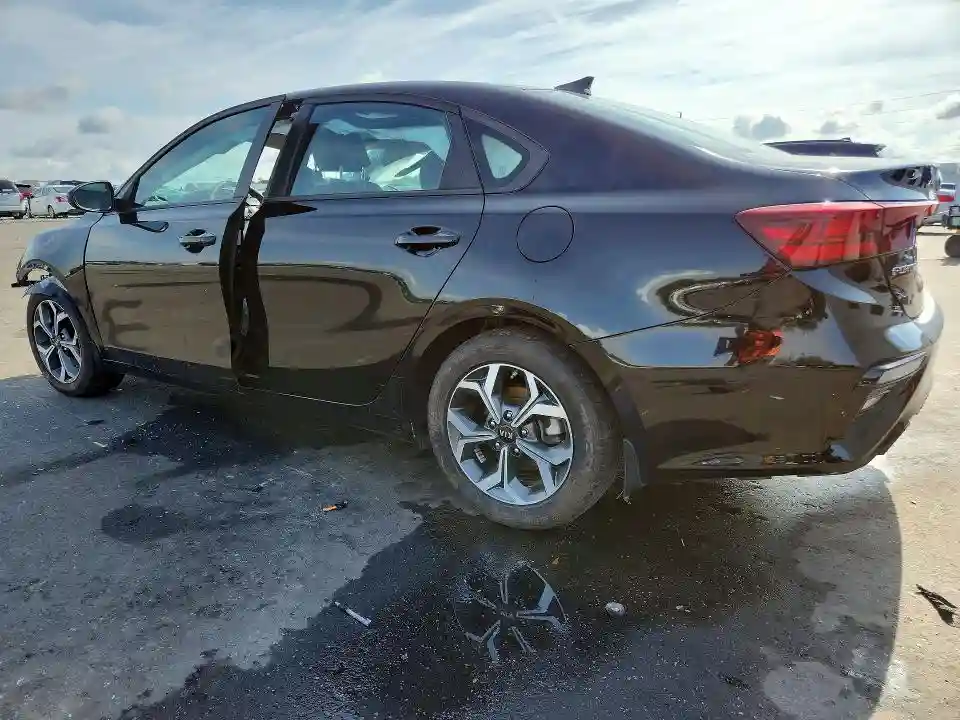 3KPF24AD7ME296161 2021 KIA FORTE LXS-1