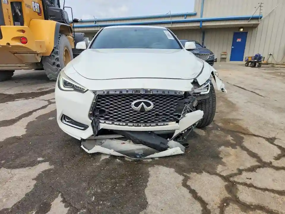 JN1CV7EK6HM110916 2017 INFINITI Q60-4