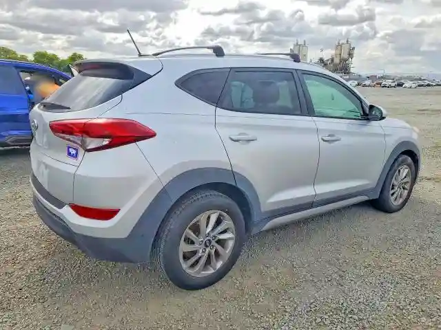 KM8J33A44HU273246 2017 HYUNDAI TUCSON-2