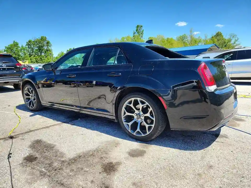 2C3CCABG3JH262150 2018 CHRYSLER 300-1