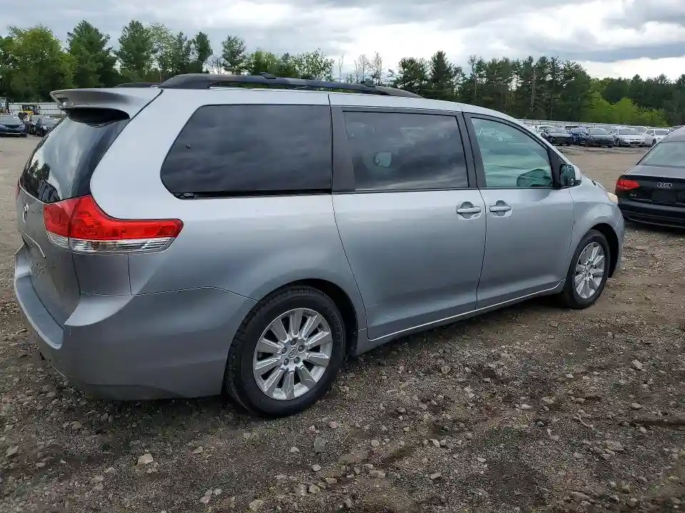 5TDDK3DC4ES075208 2014 TOYOTA SIENNA-2