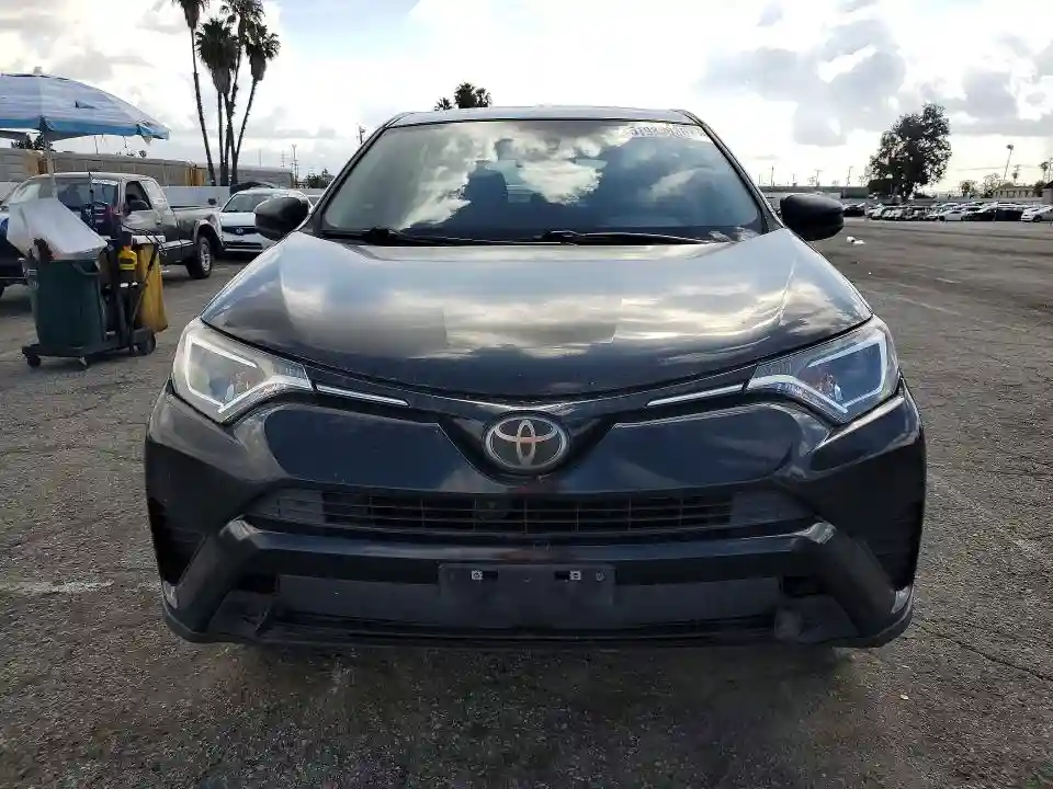 2T3ZFREV0HW388188 2017 TOYOTA RAV4-4