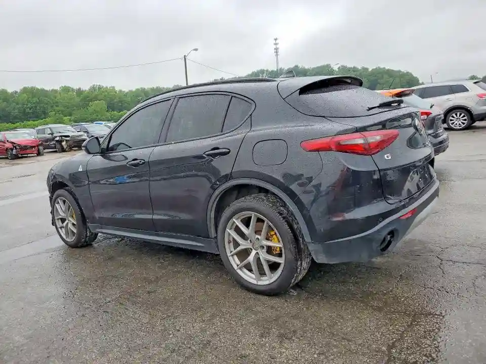 ZASFAKNN6J7B99370 2018 ALFA ROMEO STELVIO-1