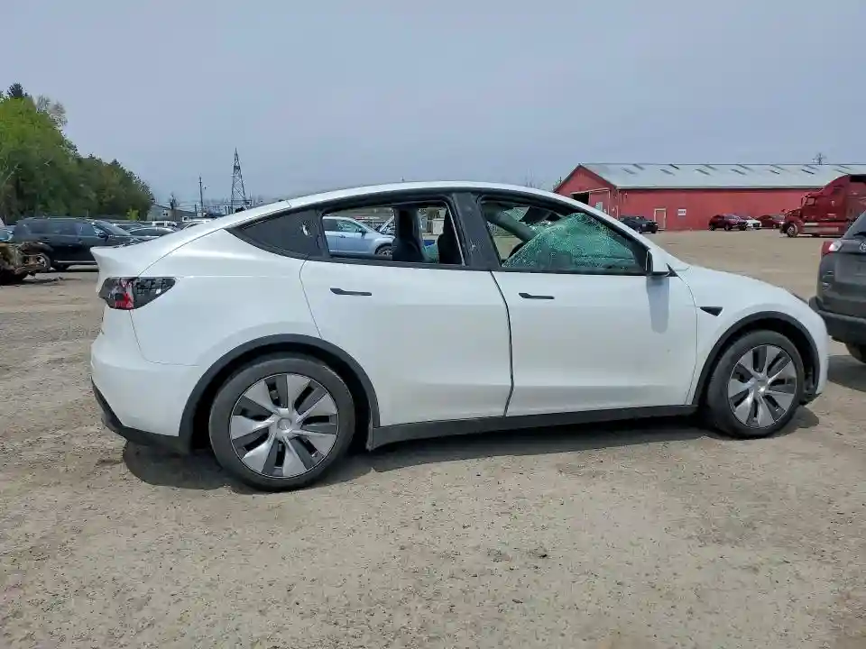 7SAYGAEE8PF583103 2023 TESLA MODEL Y-2
