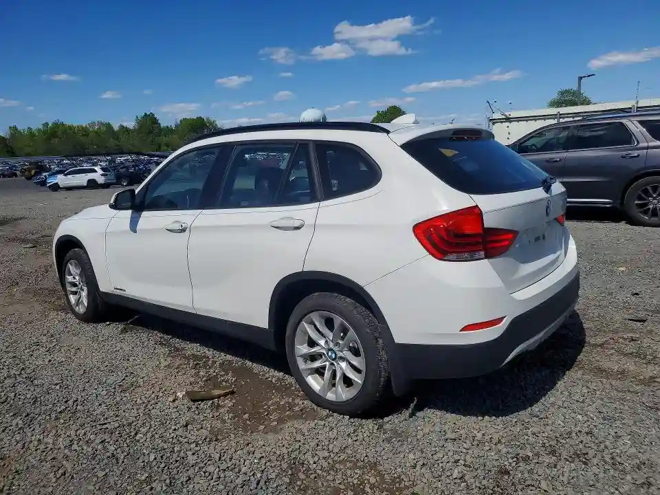 WBAVL1C54FVY37207 2015 BMW X1-1