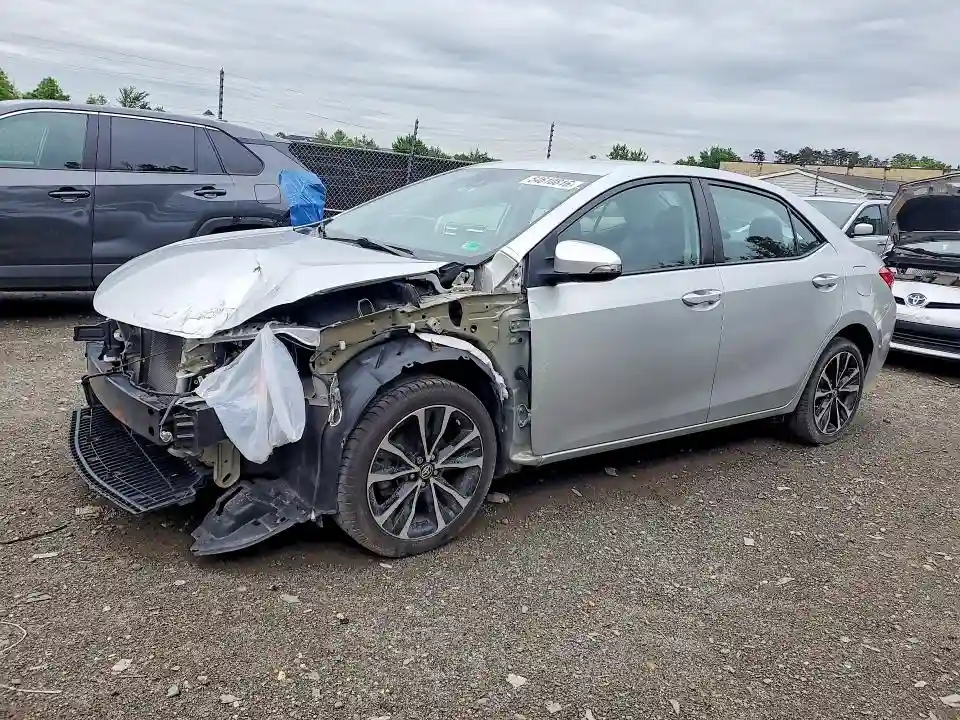 5YFBURHE6JP779333 2018 TOYOTA COROLLA-0