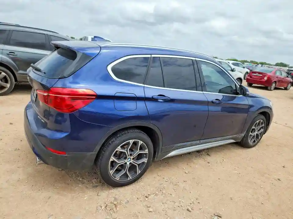 WBXJG7C07L5P29031 2020 BMW X1-2