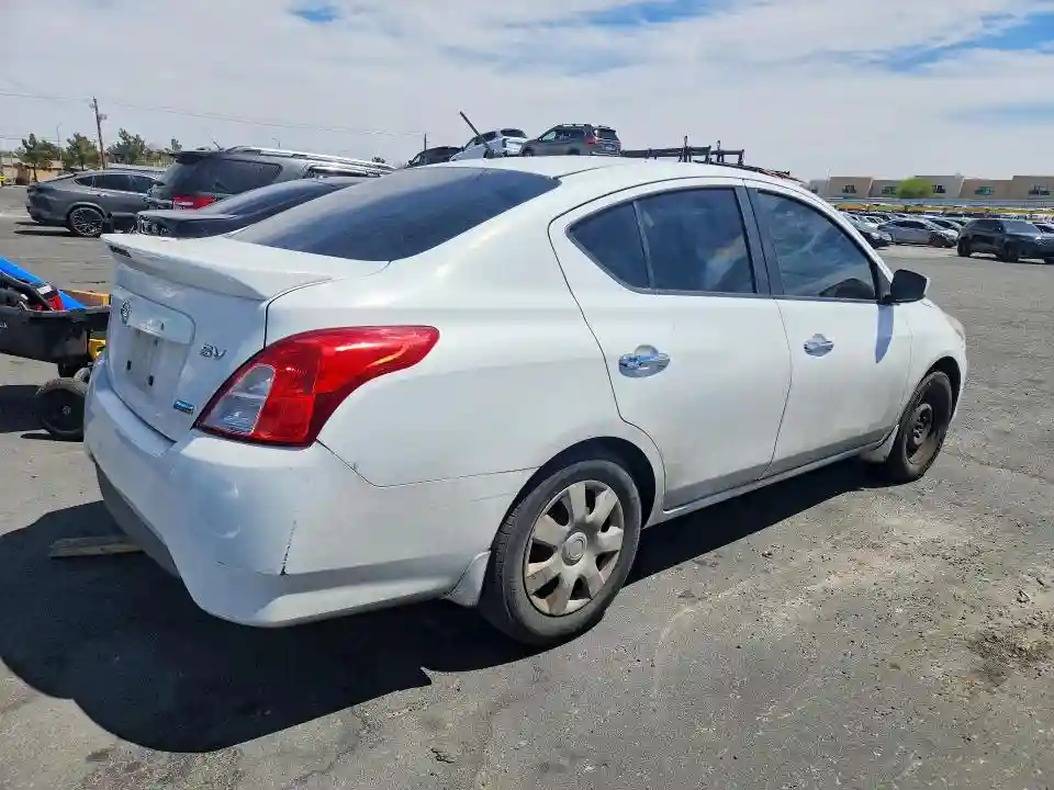 3N1CN7APXFL886118 2015 NISSAN VERSA-2