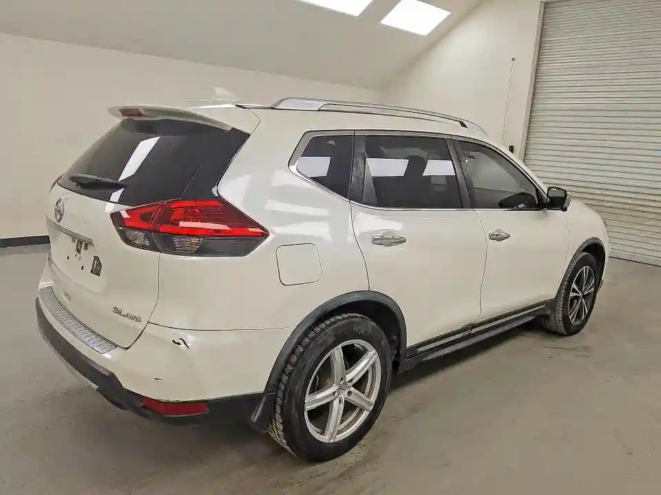 JN8AT2MV3HW281754 2017 NISSAN ROGUE-2