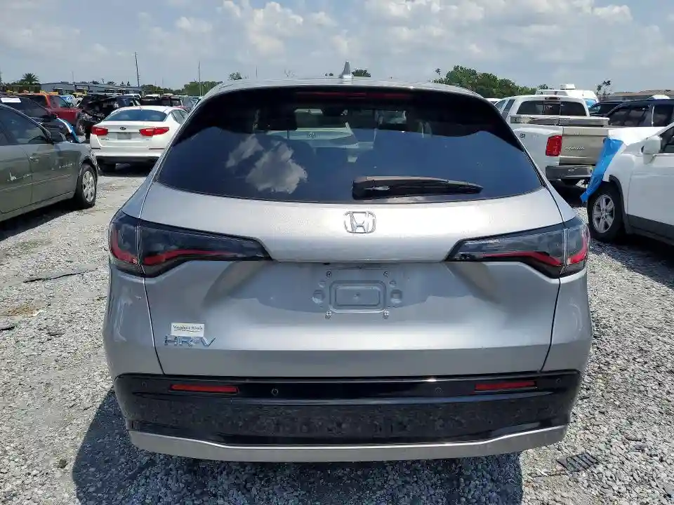 3CZRZ1H72SM718678 2025 HONDA HR-V-5