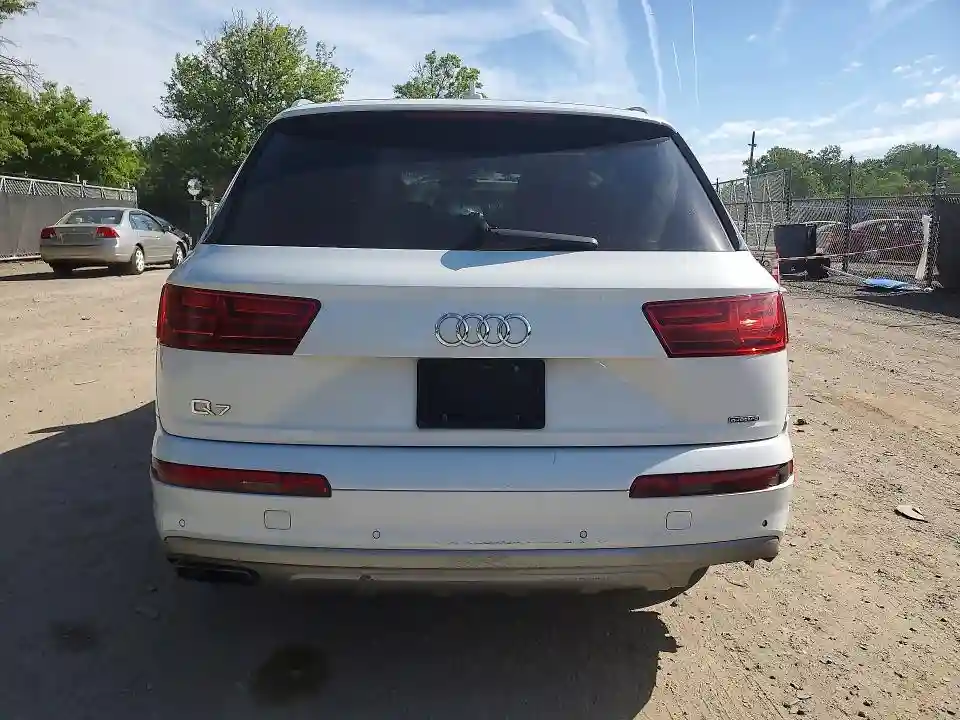 WA1AHAF77HD045829 2017 AUDI Q7-5