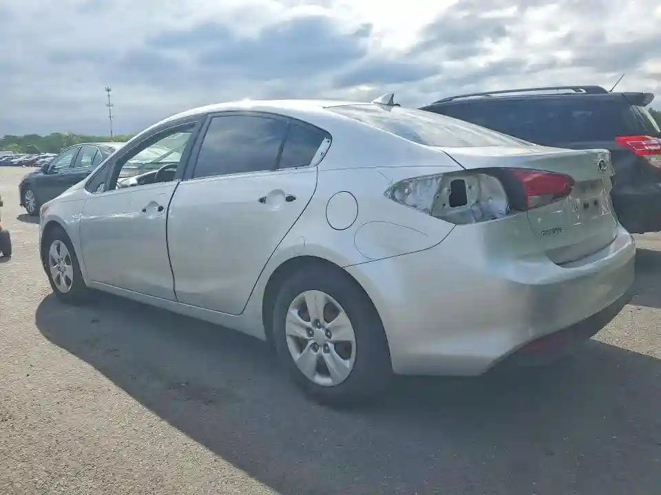 3KPFK4A73JE178100 2018 KIA FORTE-1
