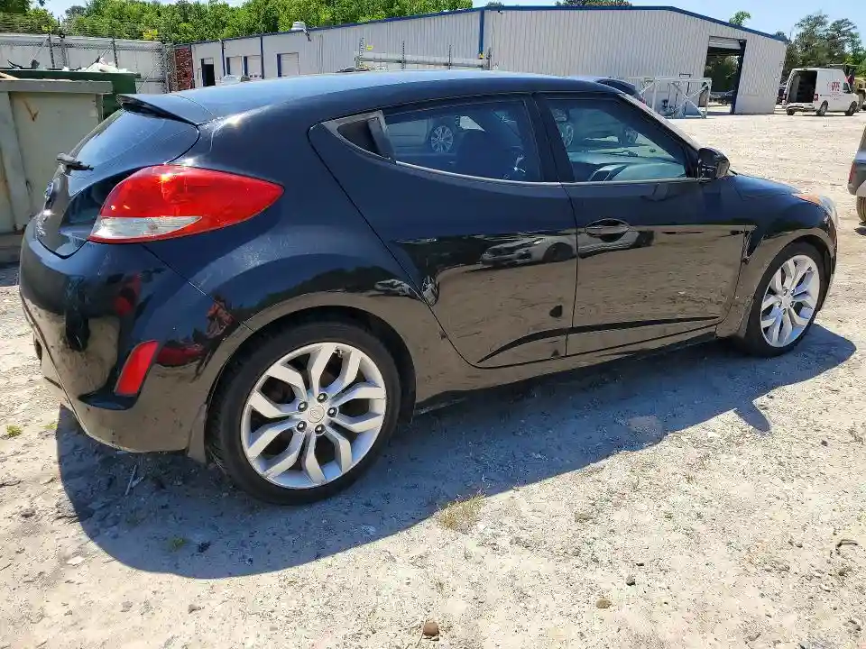 KMHTC6AD8FU225465 2015 HYUNDAI VELOSTER-2
