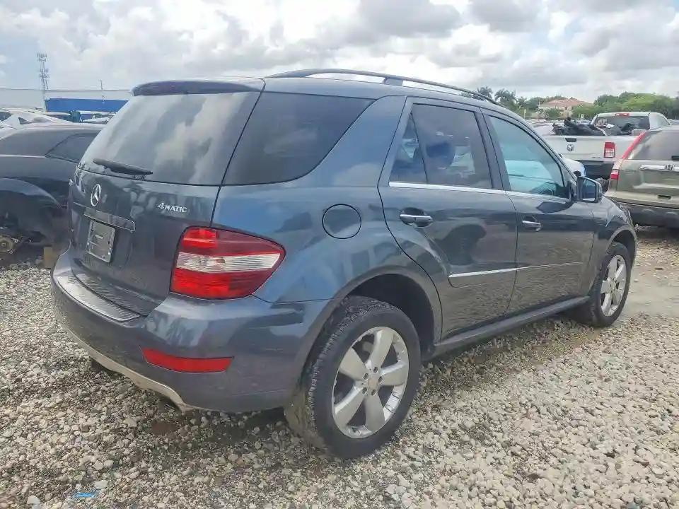 4JGBB8GB5BA681824 2011 MERCEDES-BENZ M-CLASS-2