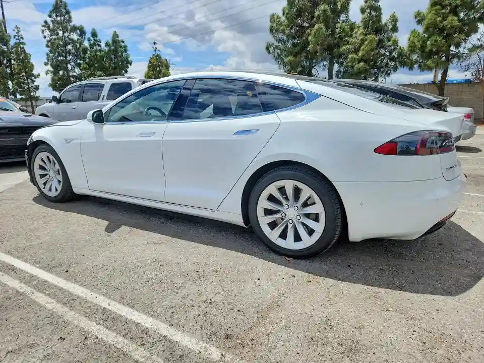 5YJSA1E23GF155286 2016 TESLA MODEL S-1