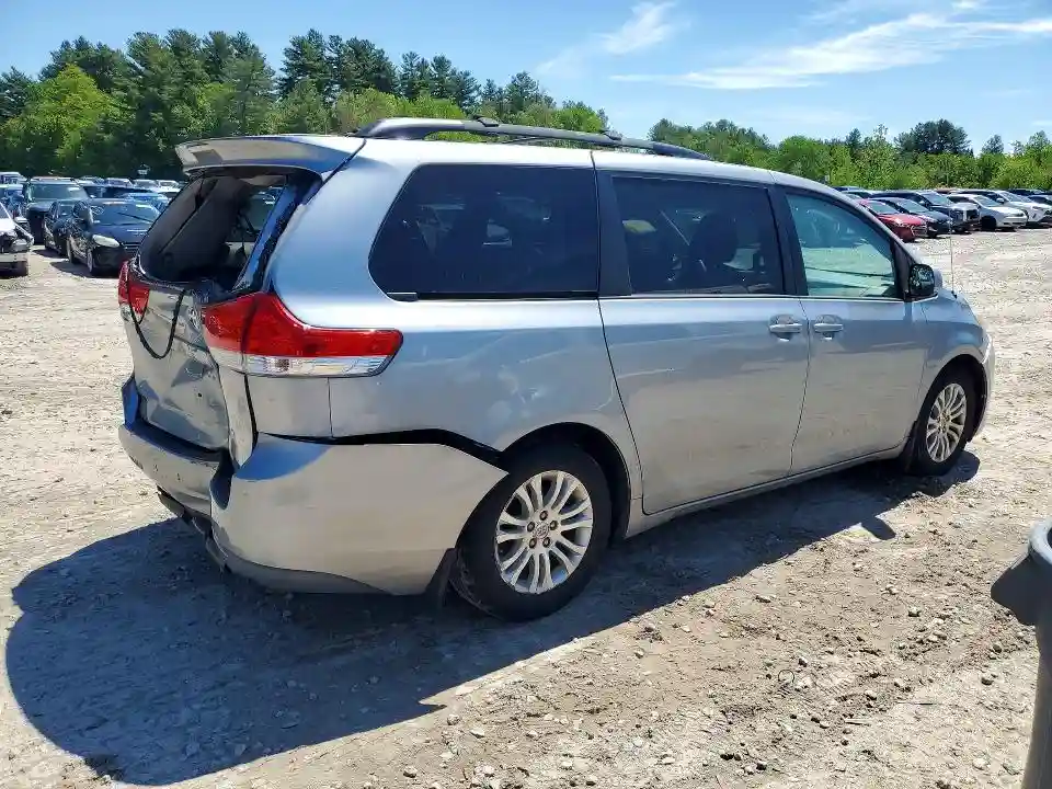 5TDYK3DC3ES516134 2014 TOYOTA SIENNA-2