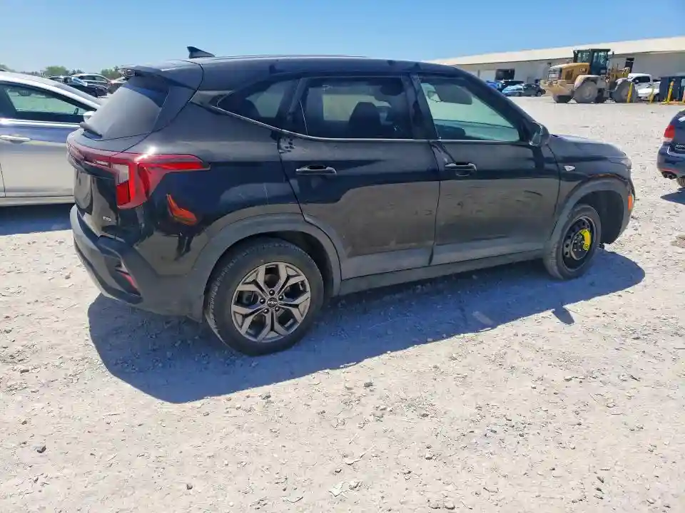 KNDEPCAA0R7634780 2024 KIA SELTOS-2