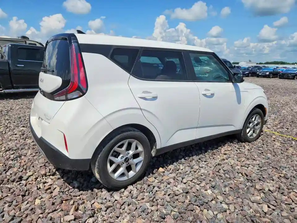 KNDJ23AU8R7233890 2024 KIA SOUL-2
