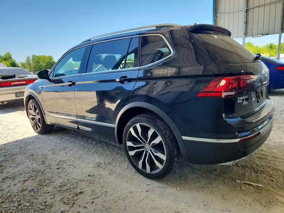 3VV4B7AXXLM072813 2020 VOLKSWAGEN TIGUAN-1
