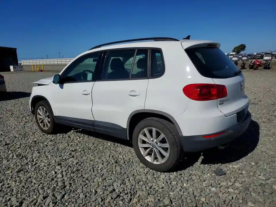 WVGAV7AX3HK042796 2017 VOLKSWAGEN TIGUAN-1