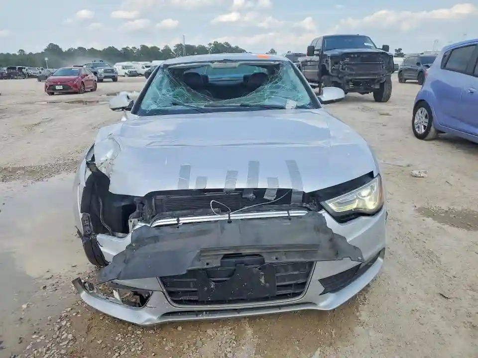 WAUVFAFR4DA000385 2013 AUDI A5-4
