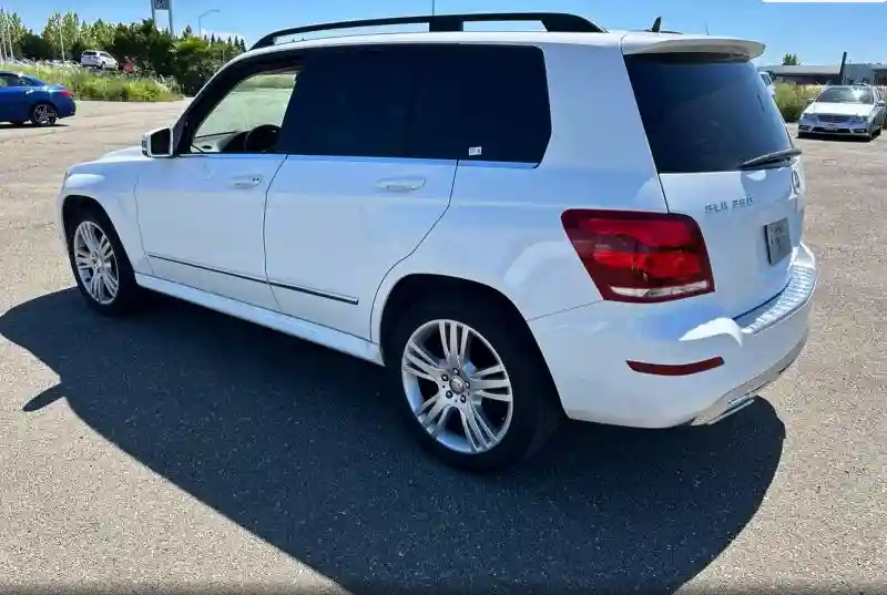 WDCGG5HB7FG427943 2015 MERCEDES-BENZ GLK-CLASS-2