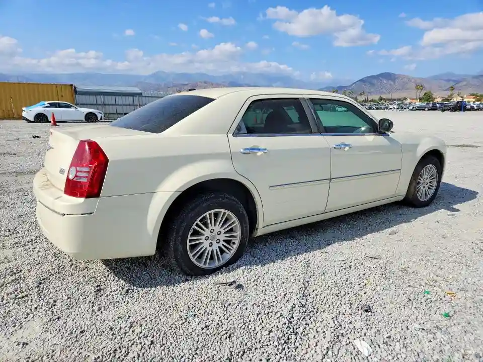 2C3CA5CV3AH325841 2010 CHRYSLER 300-2