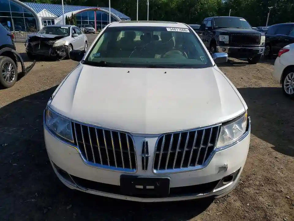 3LNHL2GC7BR758146 2011 LINCOLN MKZ-4