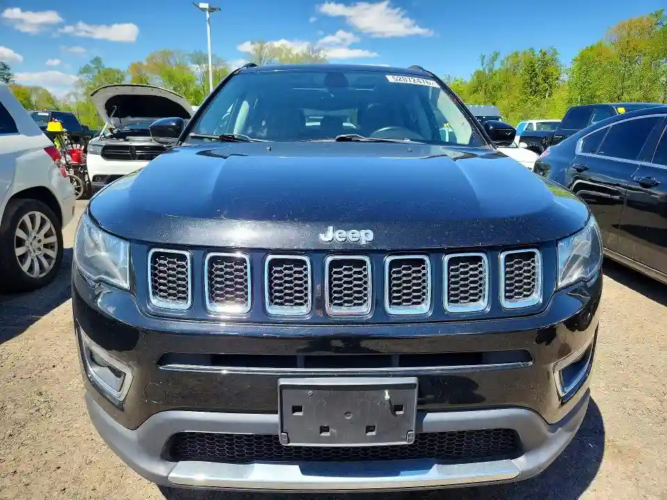 3C4NJDCB7JT315292 2018 JEEP COMPASS-4