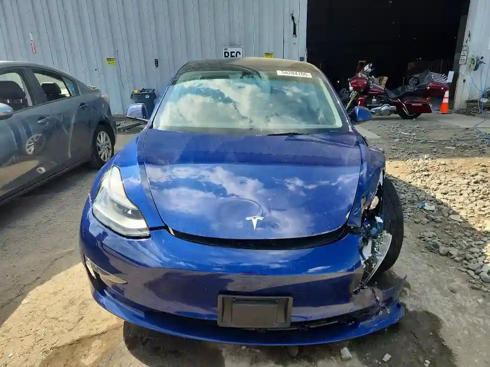 5YJ3E1EB5PF660934 2023 TESLA MODEL 3-4