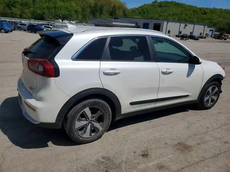 KNDCC3LC7H5051294 2017 KIA NIRO-2