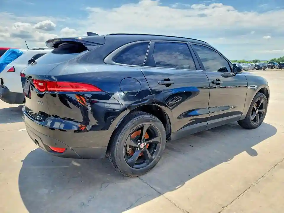 SADCJ2FX7JA321723 2018 JAGUAR F-PACE-2