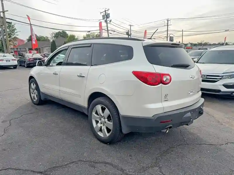 1GNKVLED5CJ288322 2012 CHEVROLET TRAVERSE-2