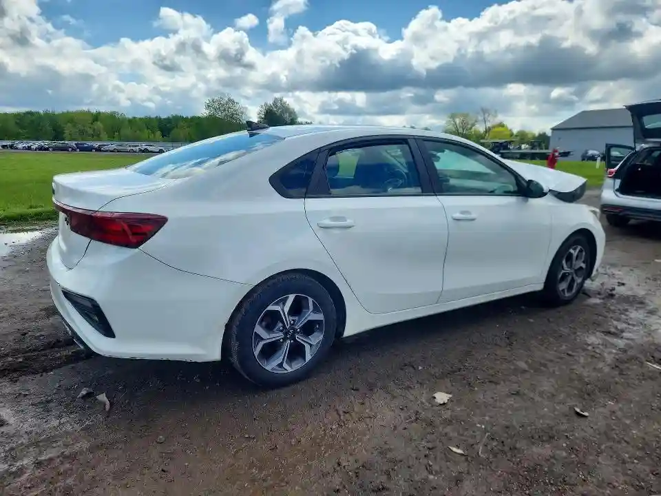 3KPF24AD9KE135565 2019 KIA FORTE-2