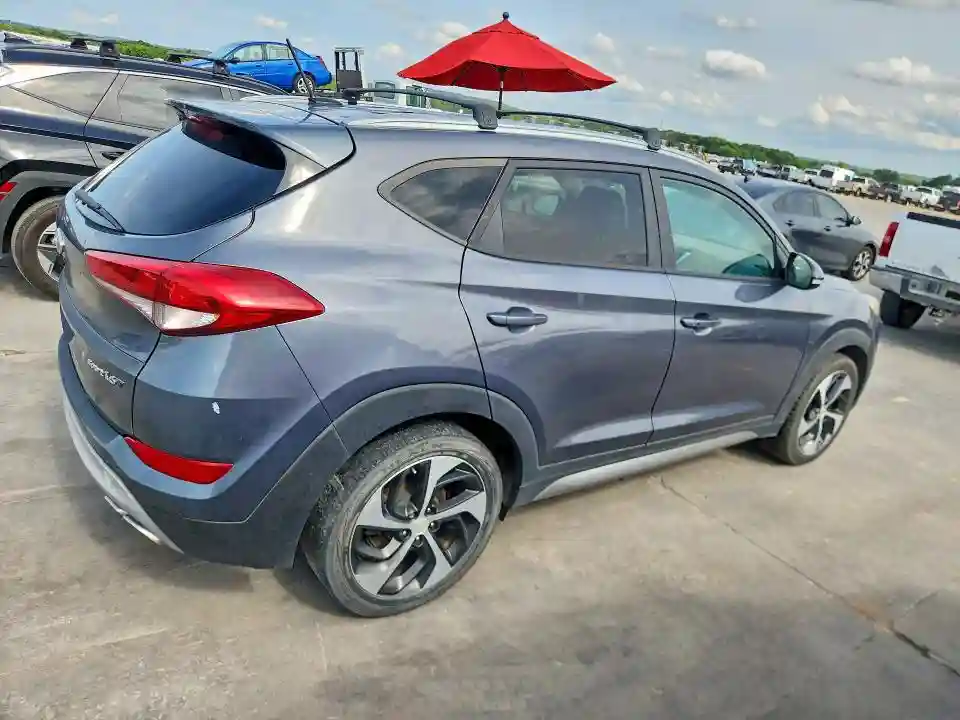 KM8J33A28HU379777 2017 HYUNDAI TUCSON-2