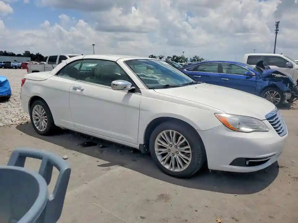 1C3BC7EG6BN554720 2011 CHRYSLER 200-3