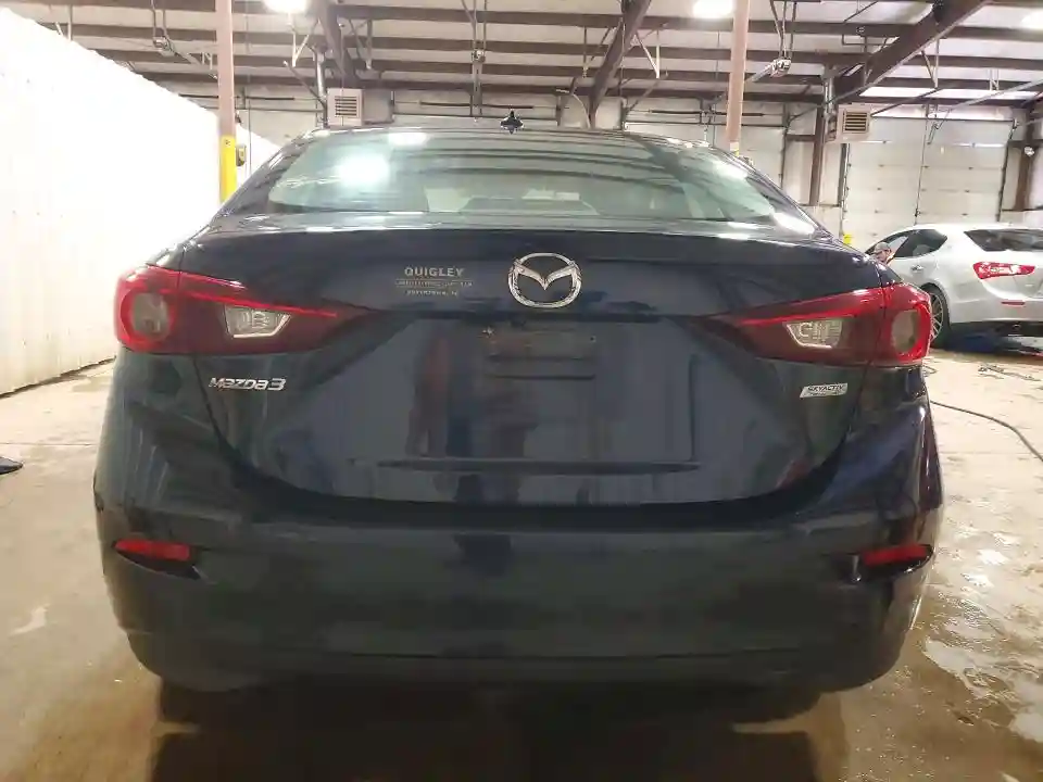 3MZBN1V36JM228602 2018 MAZDA 3-5