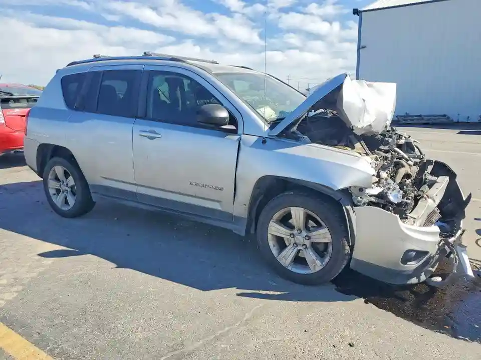 1C4NJCBA7CD652542 2012 JEEP COMPASS-3