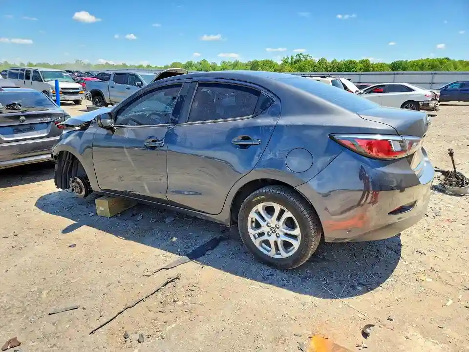 3MYDLBYV5JY333842 2018 TOYOTA YARIS-1