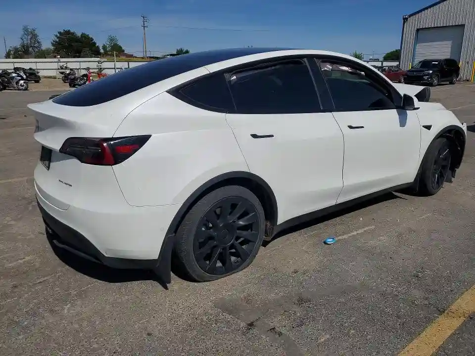 7SAYGDEE9NF504553 2022 TESLA MODEL Y-2