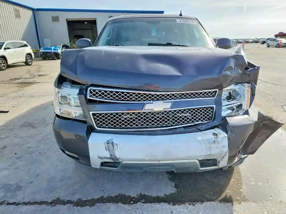 1GNUKJE32AR223178 2010 CHEVROLET SUBURBAN-4