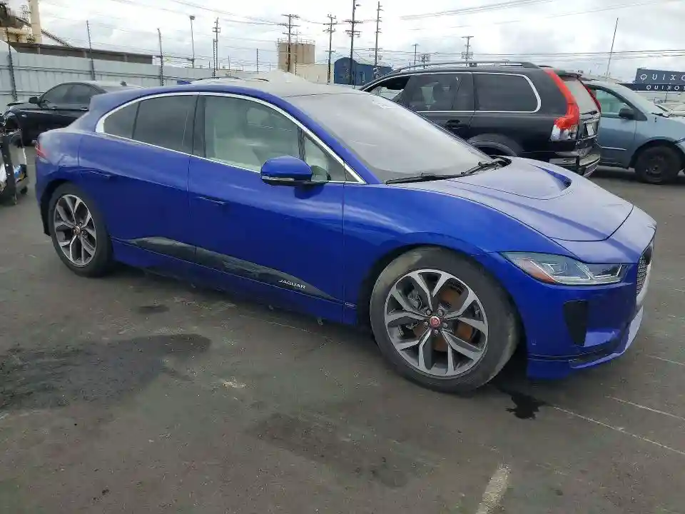 SADHD2S17K1F72812 2019 JAGUAR I-PACE-3