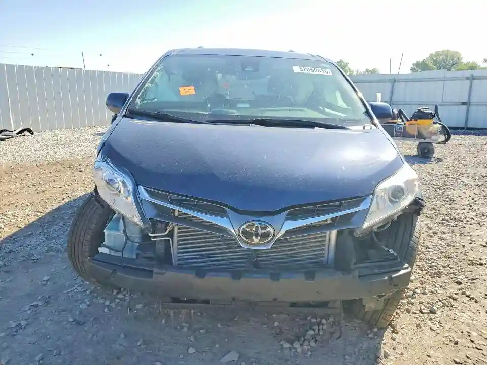 5TDYZ3DC0JS914357 2018 TOYOTA SIENNA-4