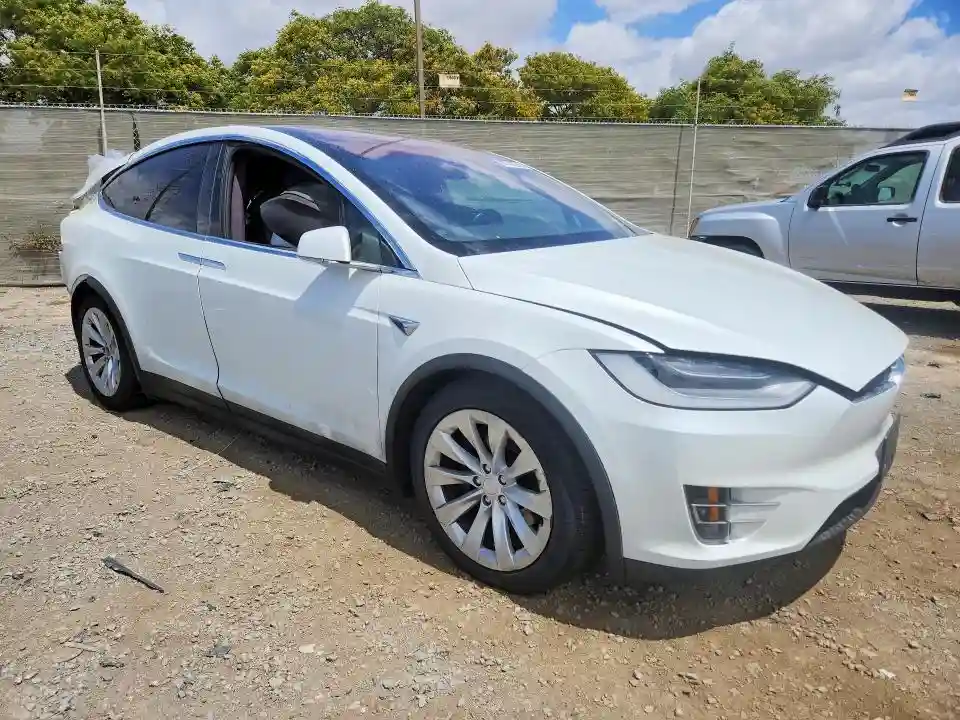 5YJXCAE20LF238426 2020 TESLA MODEL X-3