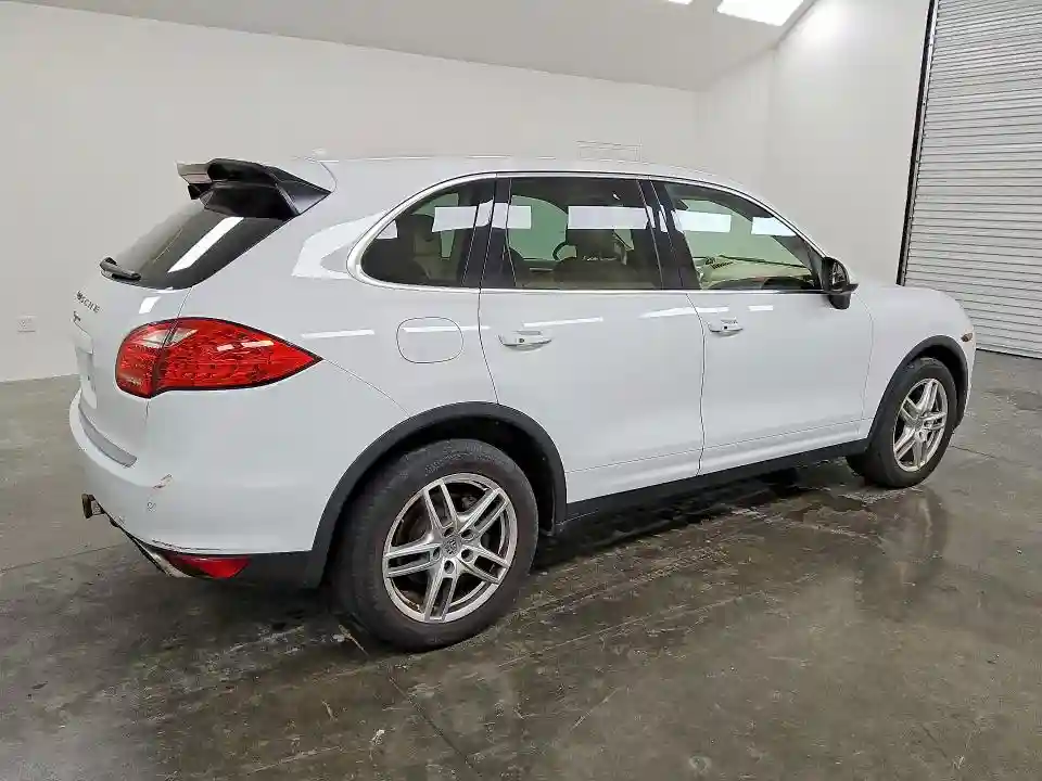 WP1AA2A23DLA19707 2013 PORSCHE CAYENNE-2