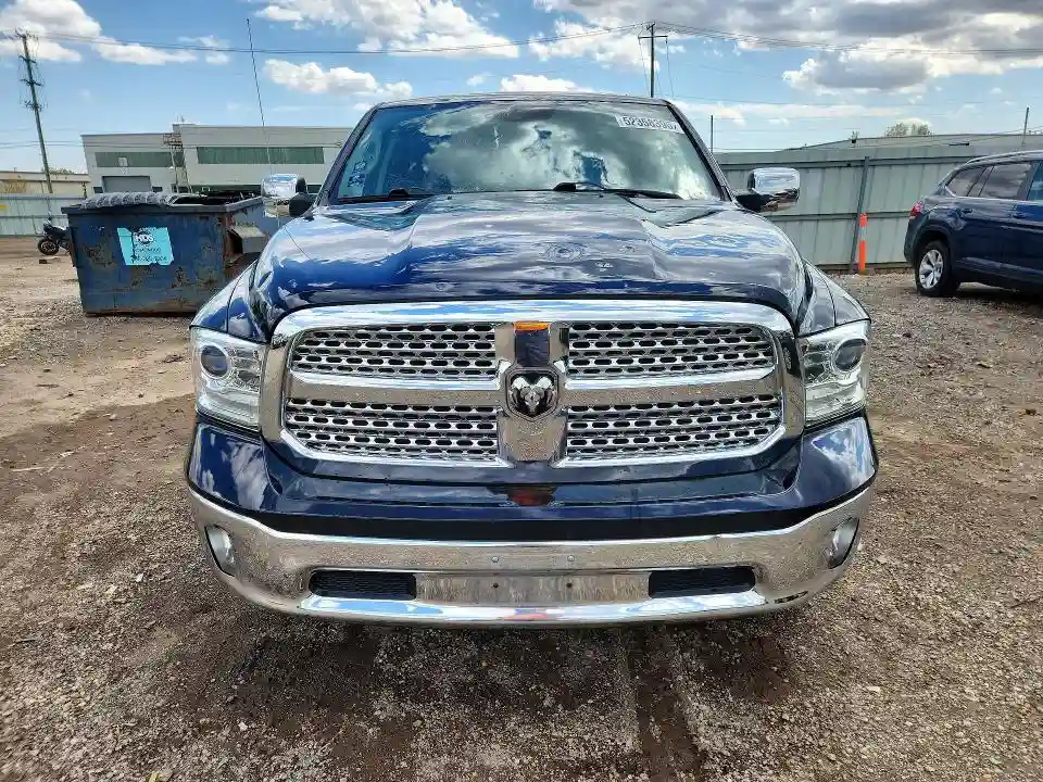 1C6RR7VT1JS133582 2018 RAM 1500-4