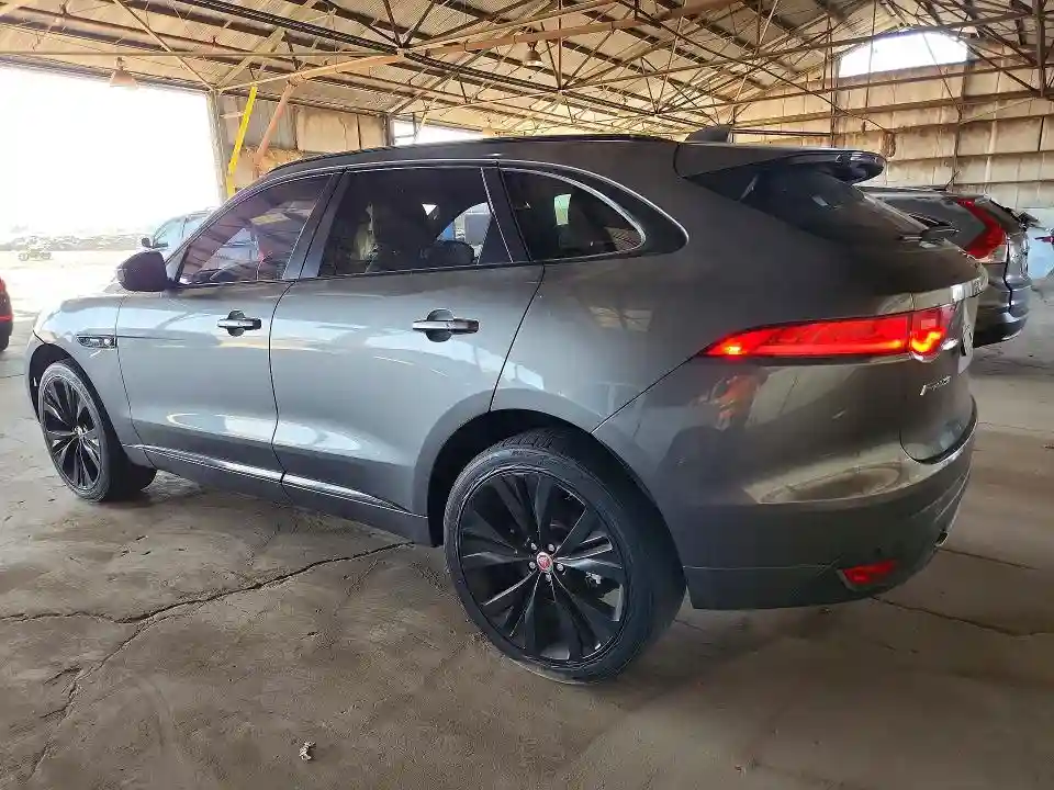 SADCL2FX8JA269643 2018 JAGUAR F-PACE-1