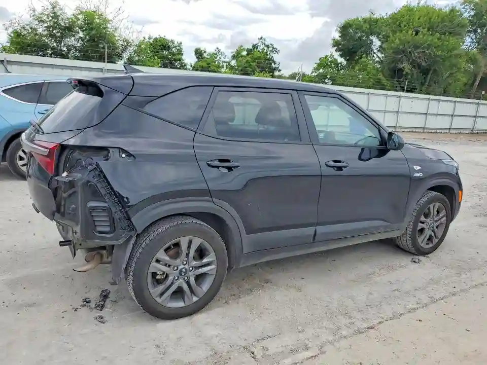 KNDEPCAAXM7047172 2021 KIA SELTOS-2