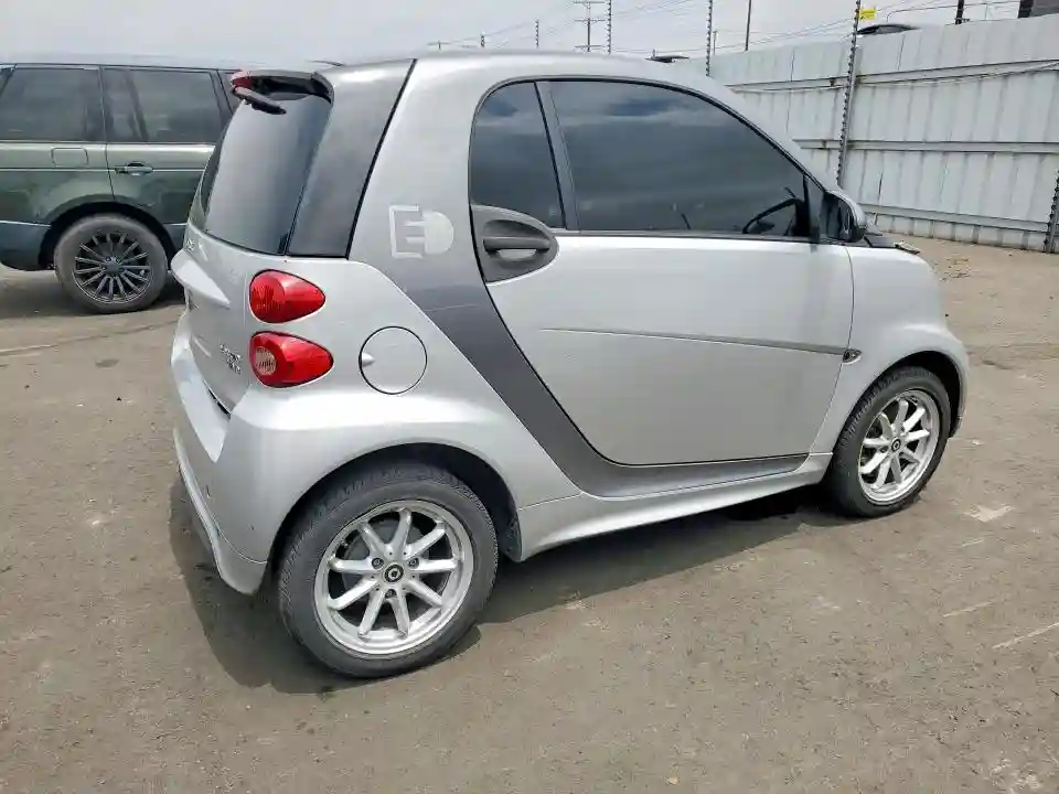 WMEEJ9AA4EK787658 2014 SMART FORTWO-2